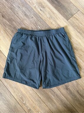 Simply Southern Men's Dark Grey Charcoal Lined Shorts